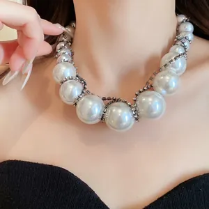 Französischer Stil Luxus Übertrieben Künstliche Perle Halskette Für Damen Legierung Strass Einzigartig Personalisiert Elegant Schmuck