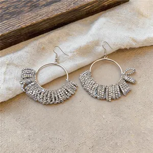 Elegante Fächer-Ohrringe mit Strass-Fransen und glänzendem Silber-Finish für Damen