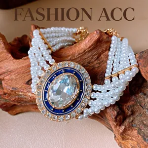 Vintage Luxus Mehrlagiges Künstliche Perle Armband Für Damen Vergoldete Legierung Oval Strass Emaille Retro Palast Stil Handschmuck