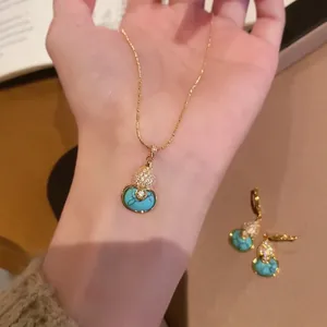 Elegant 18K Gold Plated Gourd Pendant Necklace For Women Vintage Zirconia Turquoise Inlaid Clavicle Chain Jewelry Gift