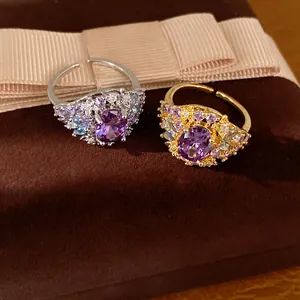 Bague ajustable élégante en or 18k avec zircon violet, style palais vintage raffiné