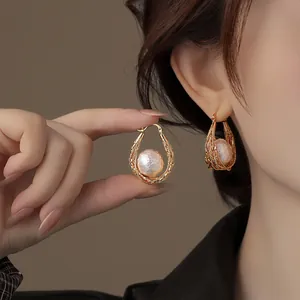 Boucles d'Oreilles Goutte d'Eau Tissées en Alliage Plaqué Or 18K Vintage pour Femmes Boucles d'Oreilles Créoles Huggie Perles Artificielles Bijoux
