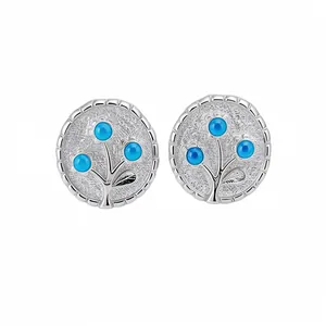 Elegante zilveren geometrische ronde oorknopjes met een blauw harsbloemmotief ontwerp