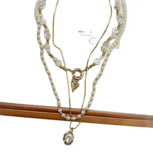 Collier de perles rétro multicouche avec pendentifs cœur et perles baroques