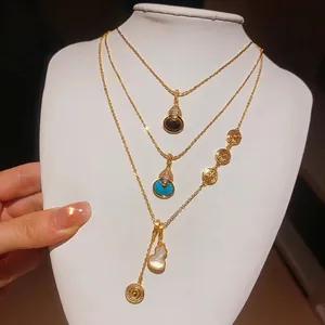 Collier Pendentif Calebasse en Alliage de Cuivre et Strass Plaqué Or Émail Ajouré Caractère Fu Chaîne de Clavicule Bijoux Ethniques Femme