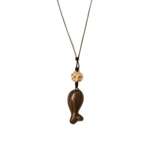 Collier pendentif poisson en bois vintage fait main de style ethnique pour femmes