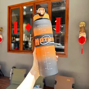 Detailansicht der 1000 ml Sport-Wasserflasche mit Farbverlauf und Messskala
