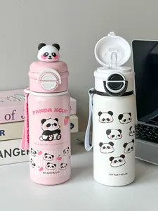 Detailansicht der süßen Panda-Isolierflaschen aus rostfreiem Edelstahl mit Trinkhalm