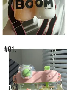 Gros plan d'une gourde créative à deux compartiments avec bouton-poussoir et sangle