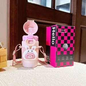 Gourde isotherme rose pour enfant avec motif lapin 3D et bandoulière de transport