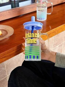 Grande tasse en verre résistant à la chaleur avec poignée et paille pour le bureau