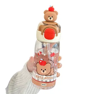 Süße Tritan-Wasserflasche mit 3D-Bärenfigur und Strohhalm, ideal für den täglichen Gebrauch