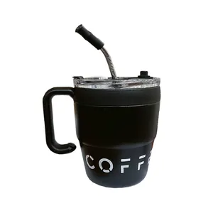 Moderner schwarzer isolierter Kaffeebecher aus Edelstahl mit Griff, Deckel und Strohhalm