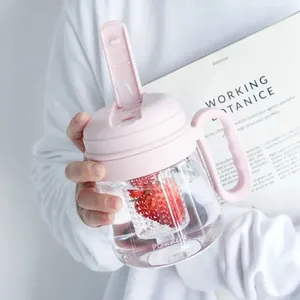 Elegante rosa tragbare Plastikwasserflasche mit integriertem Teesieb und Strohhalm