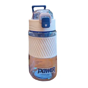 Bouteille d'eau de sport 500ml avec couvercle bleu et manchon en silicone blanc