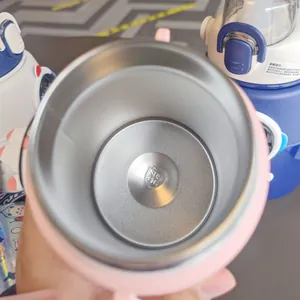 Close-up of SUS 316 stainless steel interior liner of pink astronaut water bottle