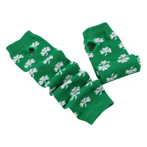 Longues mitaines vertes de la Saint-Patrick avec motifs de trèfles blancs