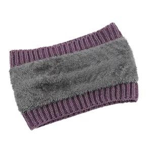 Diadema de invierno tejida en violeta y gris con forro de piel sintética suave