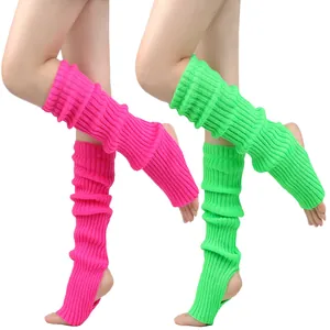 Vue détaillée des jambières en tricot rose et vert néon pour le yoga et la danse.