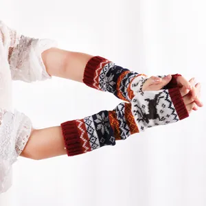 Scaldacuori in maglia da donna con motivo a renne e design a mezza dita per l'inverno.