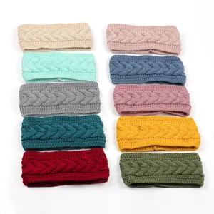 Set de 10 diademas de invierno de punto de ochos en varios colores para orejas.