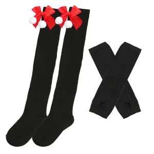 Schwarze Overknee-Socken-Set mit roten Schleifen, weißen Pompons und Armstulpen