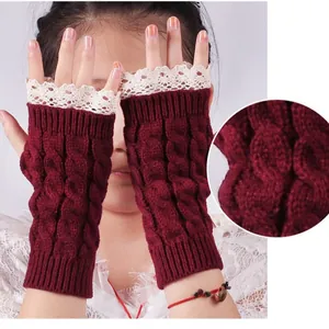 Gants tricotés bordeaux sans doigts avec dentelle blanche élégante pour la chaleur hivernale