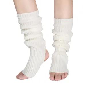 Détail des jambières tricotées crème pour le yoga et la danse ballet