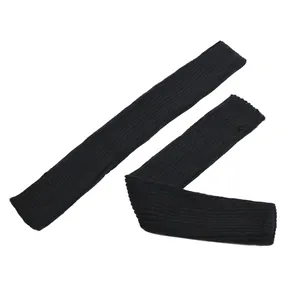Vue détaillée des jambières noires en tricot côtelé de 50cm pour le yoga et la danse