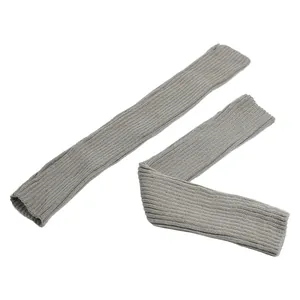 Vue détaillée des jambières en tricot gris de 50 cm pour le yoga et la danse classique