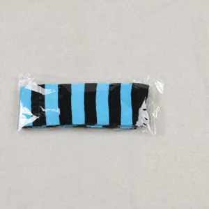 Dimensions de l'emballage des chaussettes hautes rayées bleu et noir de 28x12x2cm
