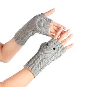 Gezellige grijze gebreide uil vingerloze handschoenen voor heerlijke winterwarmte.