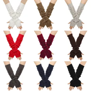 Vingerloze lange armwarmers met kabelpatroon in negen herfstkleuren