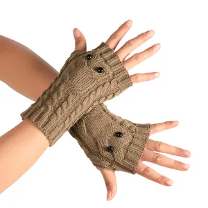 Warme bruine gebreide vingerloze handschoenen met schattig uilenoogontwerp voor winter
