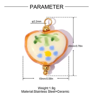 Détails des dimensions et matériaux du pendentif en forme de cœur en céramique fleurie