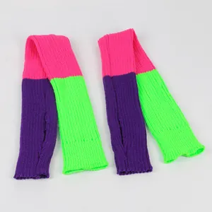 Détail des jambières tricotées à côtes néon bicolores de 81 cm pour le yoga et l'hiver
