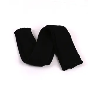 Détail de jambières noires tricotées de 81 cm pour le yoga et l'hiver.