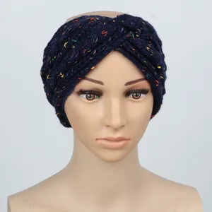Bandeau d'hiver épais tricoté bleu marine avec points colorés et protection des oreilles