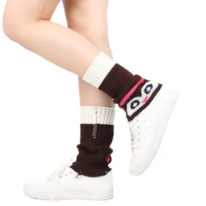 Jambières en maille avec motif de dessin animé mignon pour femmes en marron blanc