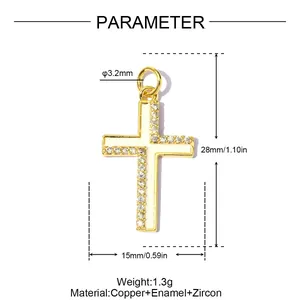 Parametri dettagliati di dimensioni e materiale per il ciondolo a croce in rame e zirconi