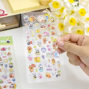 Vista detallada de pegatinas 3D de cristal con animales de dibujos para niños