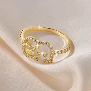 Λεπτομερής προβολή δαχτυλιδιού ελέφαντα 14k με αστραφτερά κρύσταλλα ζιργκόν