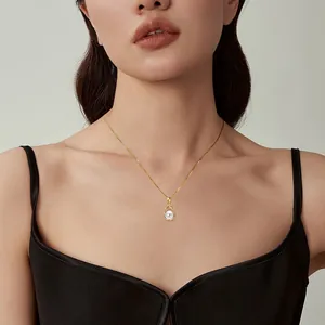 Elegante Halskette mit natürlicher Süßwasserperle und Moissanit-Anhänger, 14 Karat Gold