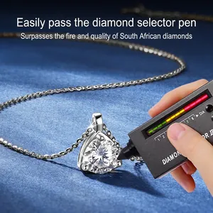 Τρίγωνο κολιέ Moissanite χρώματος D από ασήμι 925, πολυτελές μενταγιόν κόσμημα.