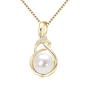 Elegante 14k Gold gefüllte Halskette mit Süßwasserperle und Moissanit-Akzenten