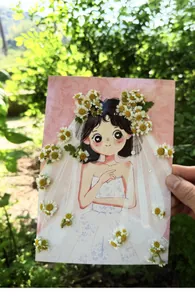 Vista detallada de tarjeta de arreglo floral DIY princesa decorada con margaritas