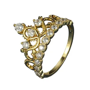Bague couronne élégante plaquée or 14 carats ornée de zircons 5A très brillants