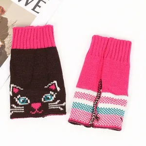 Guêtres de bottes courtes tricotées avec motif de chat mignon et touches rose vif