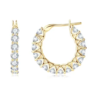 Elegantes pendientes de aro bañados en oro de 14k con circonitas cúbicas redondas brillantes
