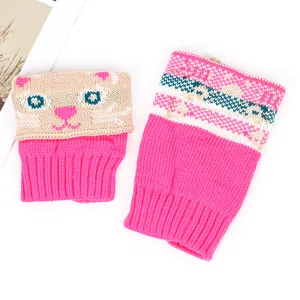 Mitaines de bottes tricotées à motif chat mignon rose et crème pour femmes élégantes